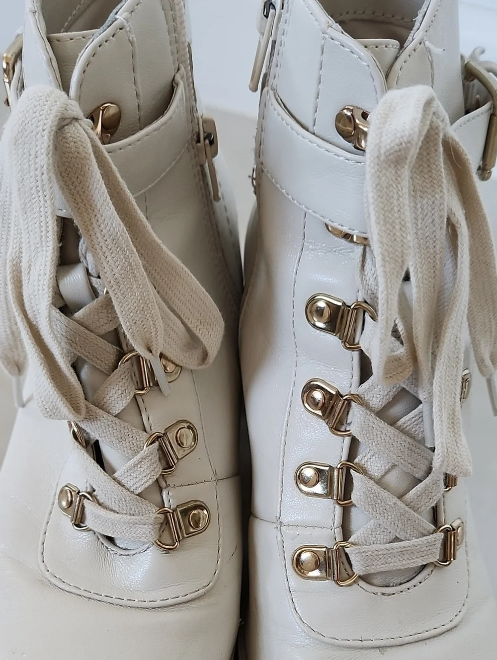 Wild Pair White Combat Boots  Fasgion Shoes Size 8
